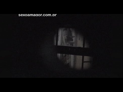 ❤️ Бландзінка таемна здымаецца на відэа з суседскага вуаерыста, схаванага за пустымі цэгламі ☑ Порна на be.sexarxiv.ru